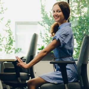 Techniky a cviky pro zdravá záda, zdravý sed i postoj, ergonomie pracovního / učebního místa, Karolina Jarošová